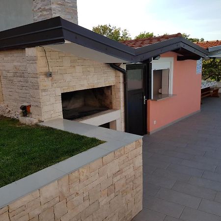 Ferienhaus Bucic Buje Esterno foto
