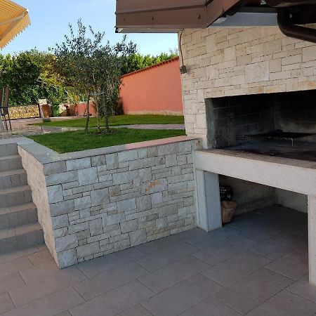 Ferienhaus Bucic Buje Esterno foto