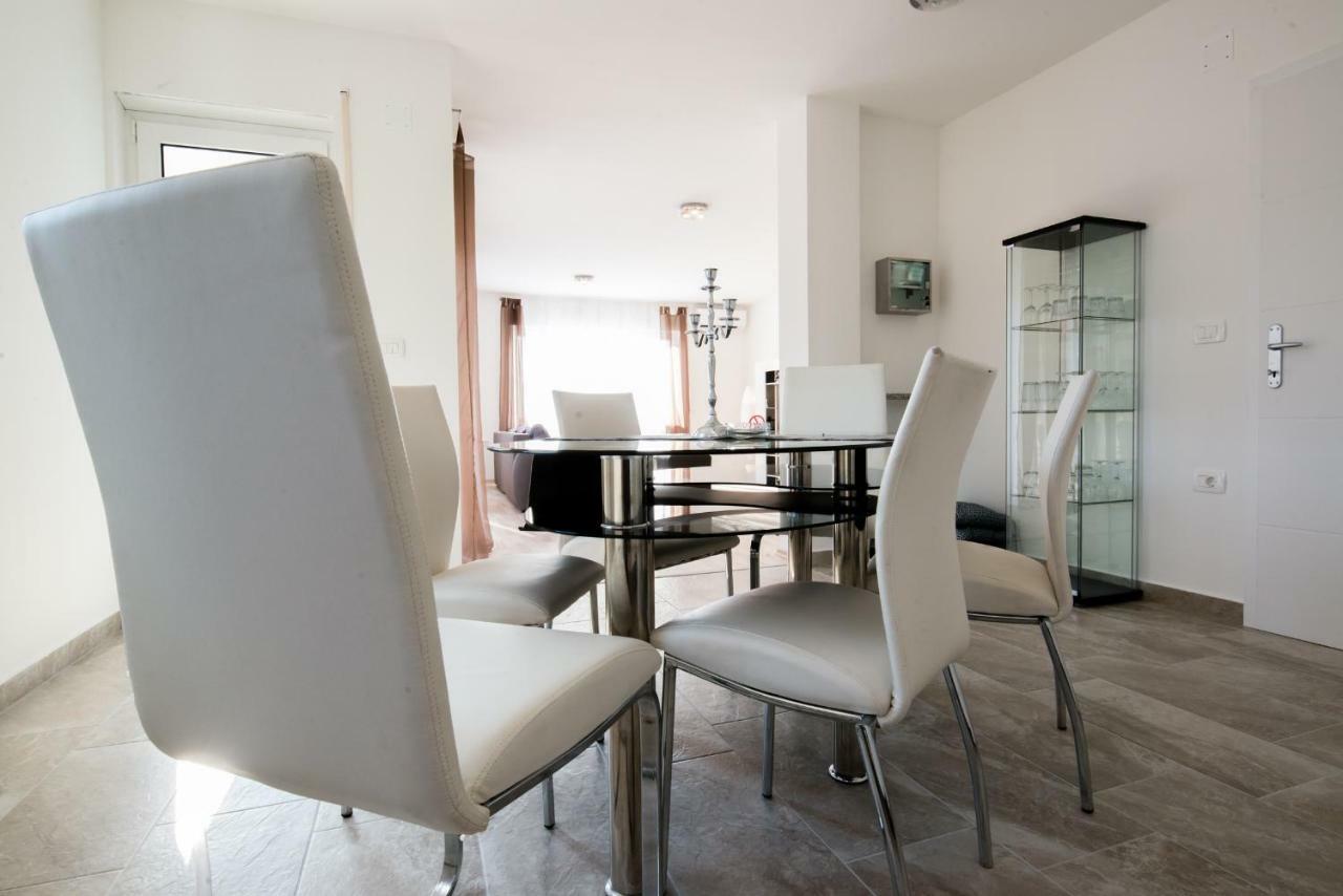 Ferienhaus Bucic Buje Esterno foto