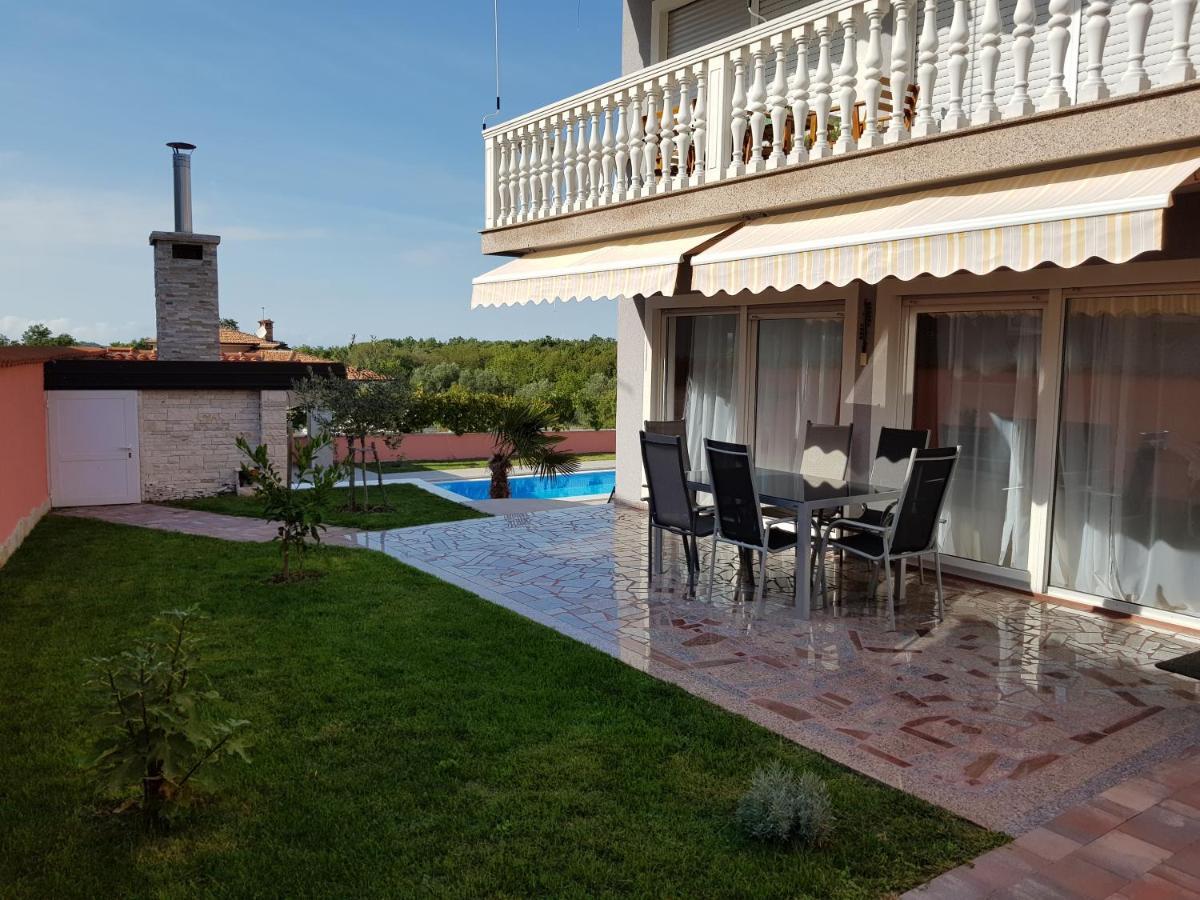 Ferienhaus Bucic Buje Esterno foto